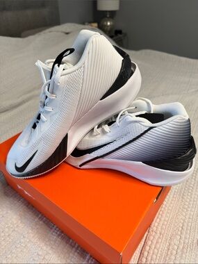 Nike GT Jump 8.5 White and Black Gradient Training Sneakers